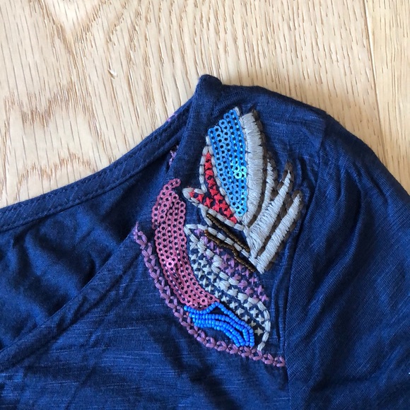 Asymmetrical Embroidered detail top - Picture 4 of 6